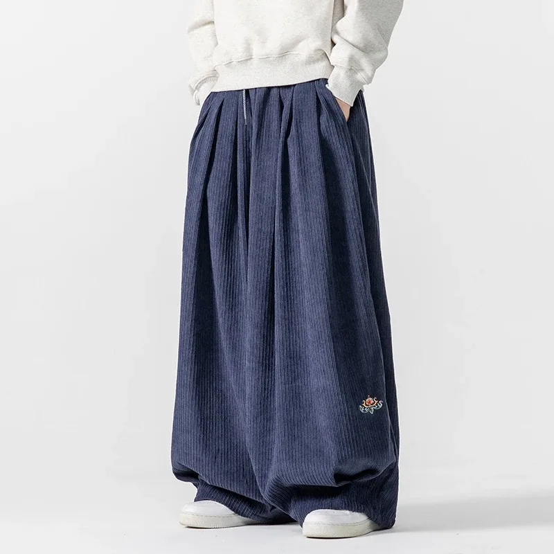 Pantaloni Larghi in Velluto a  - Corduroy Pant Warm recensione e prezzo