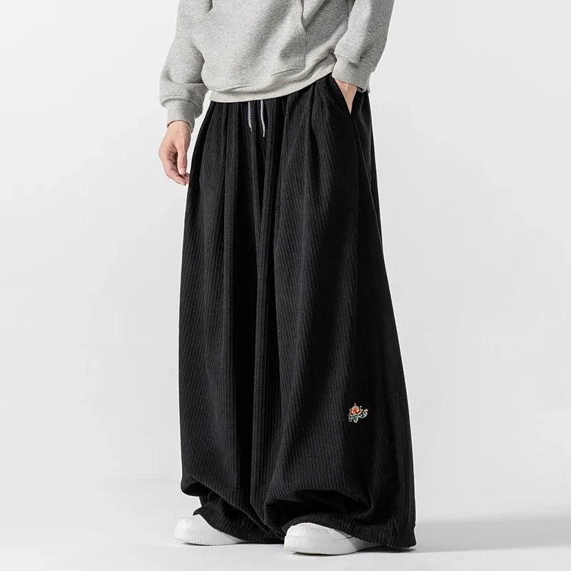 Pantaloni Larghi in Velluto a  - Corduroy Pant Warm recensione e prezzo