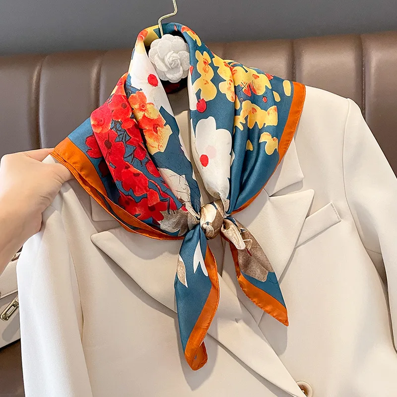 Sciarpa di seta quadrata 70x70 - Shawl Wrap Winter recensione e prezzo