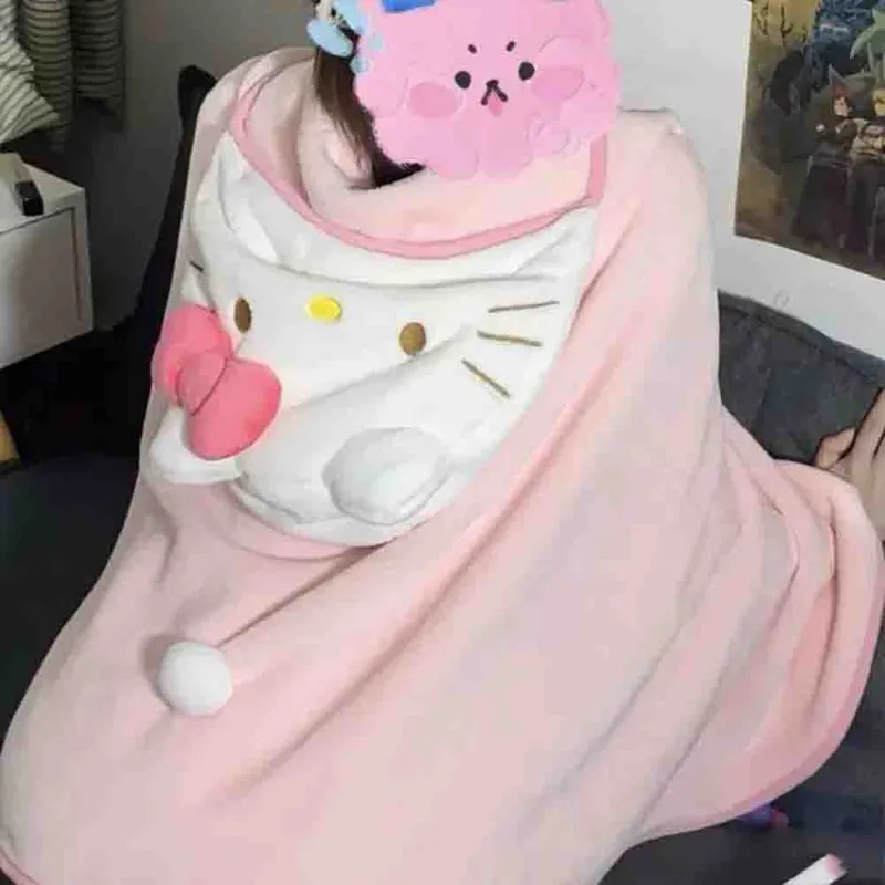Simpatico Mantello Hello Kitty - Shawl Wrap Winter recensione e prezzo